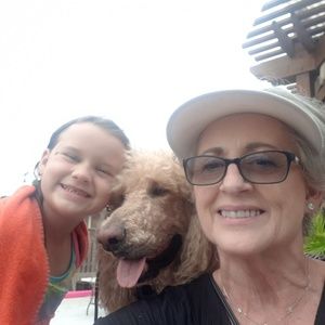 Meet your Posher, Joy